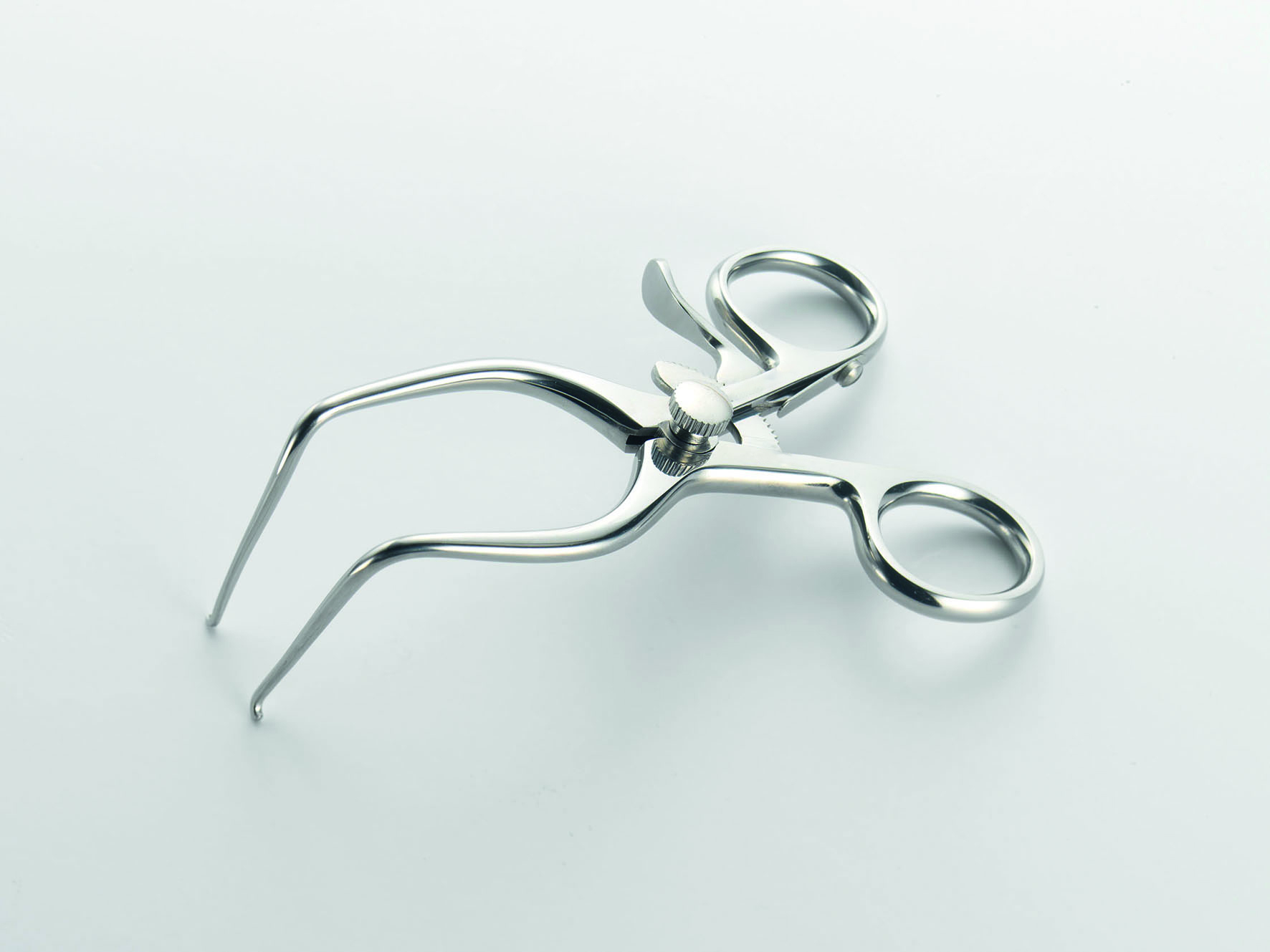 teca-retractors