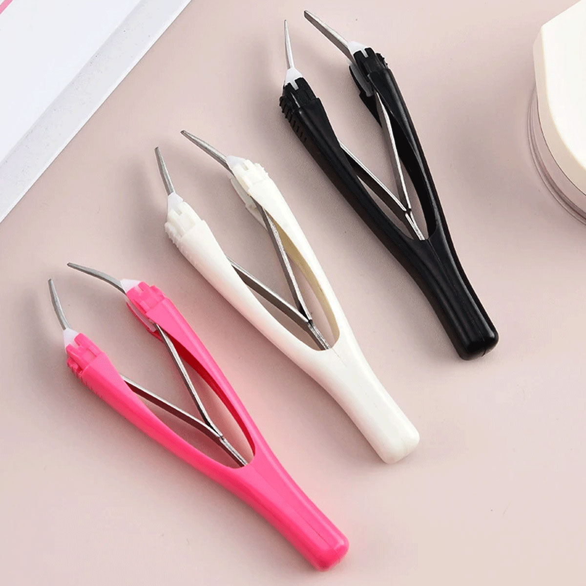 automatic-retractable-eyebrow-tweezers